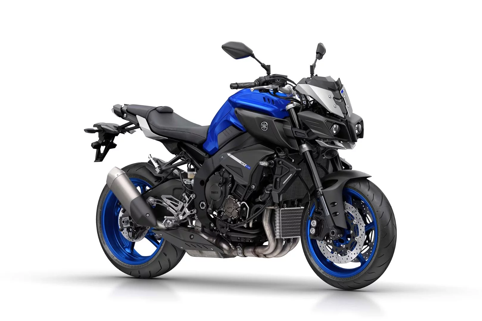 Yamaha MT-10: chunky bolts in the front fairing give it an industrial feel