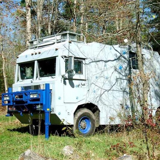 OSHKOSH Expedition Class AWD Motorhome