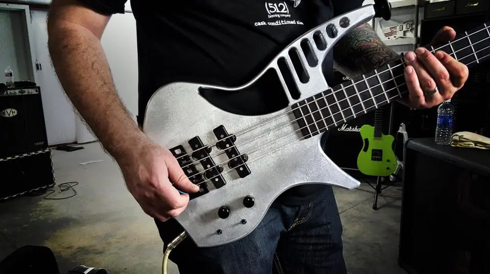 The Rhino bass from 660 Guitars