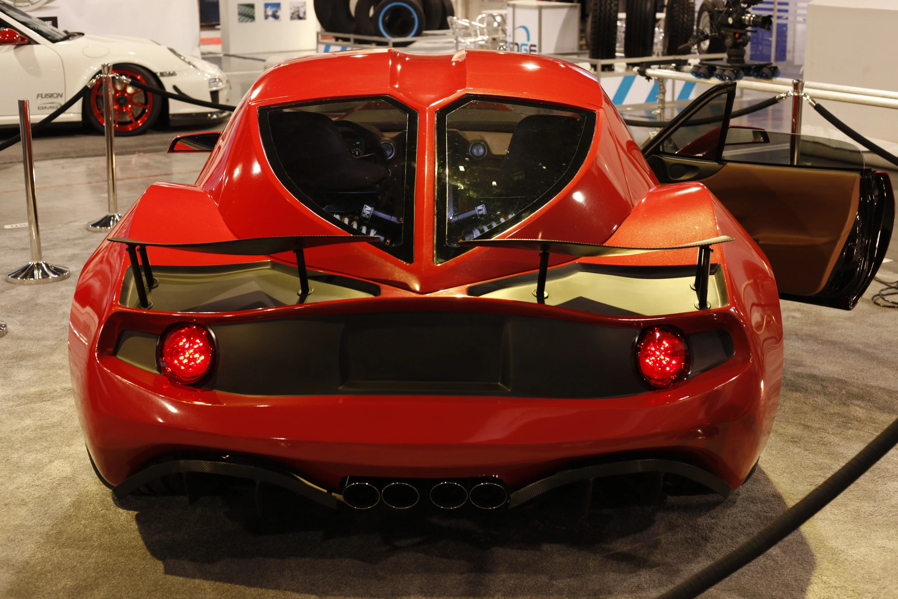 The BB XTR uses a unique rear spoiler set