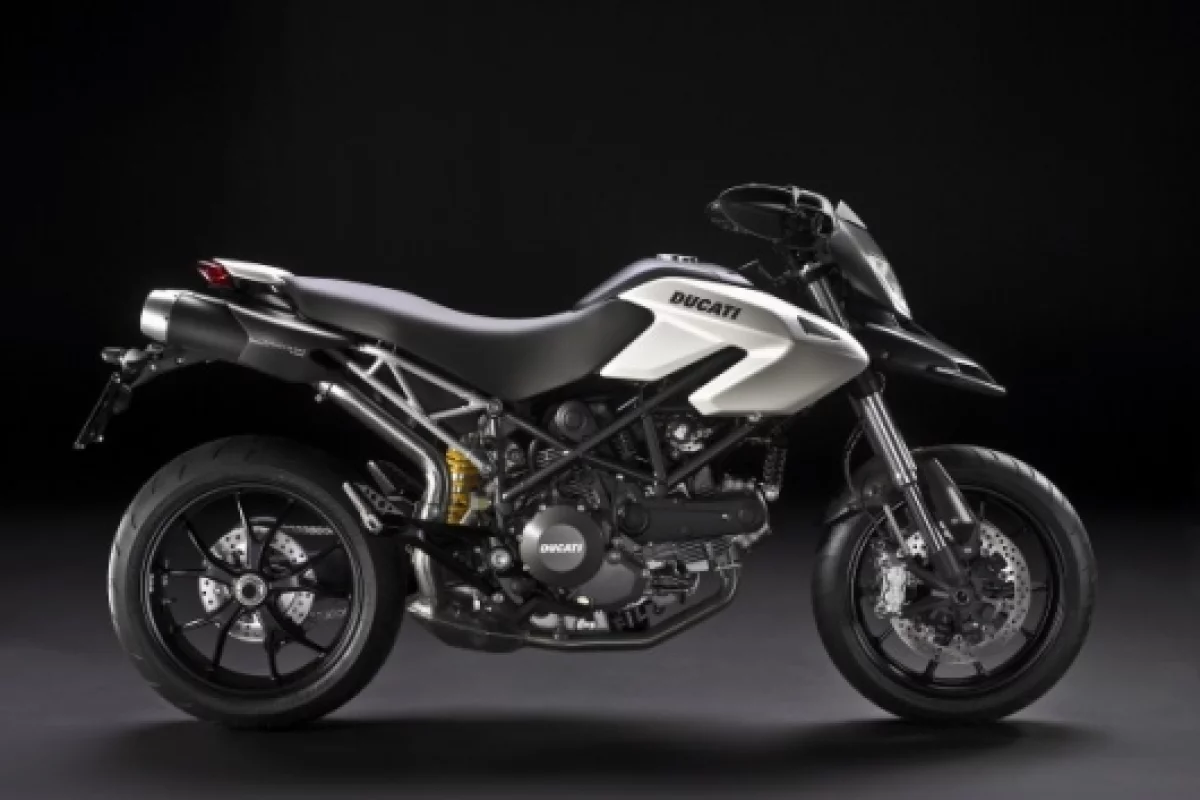 Official images: Ducati's Hypermotard 796