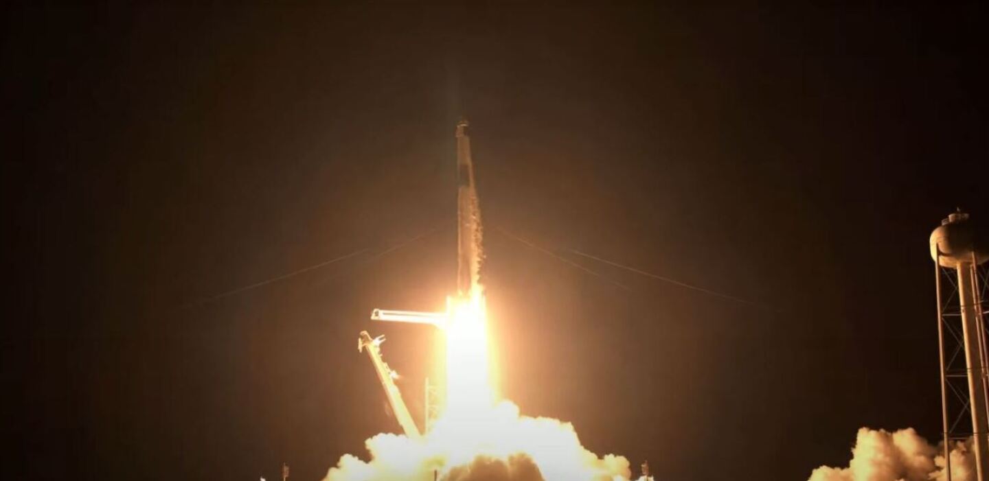 First all-private crewed mission lifting off