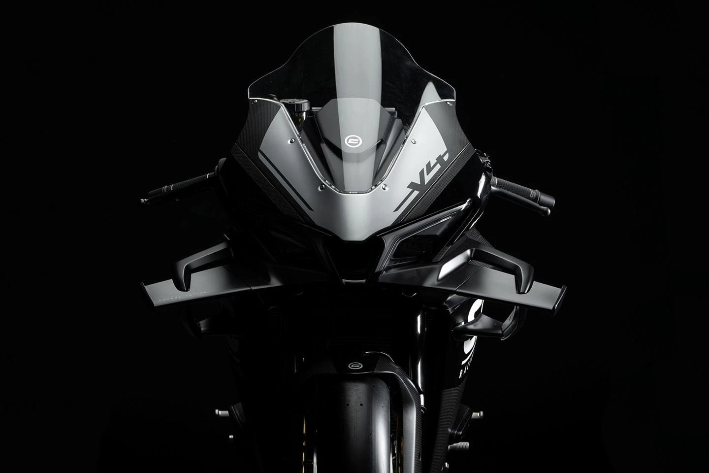 The V4 SR-RR sports large wings up front, which are not static. CFMoto claims that the wings automatically adjust to speed and riding conditions.
