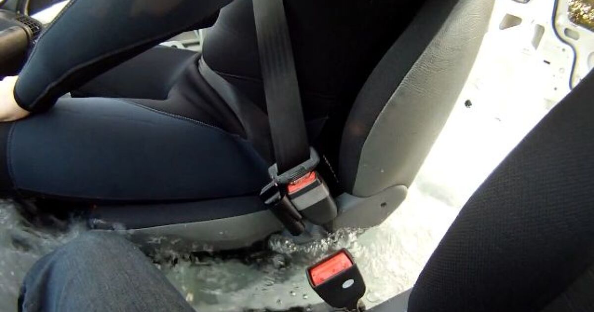 Escape Belt releases your seat belt when your car fills with water