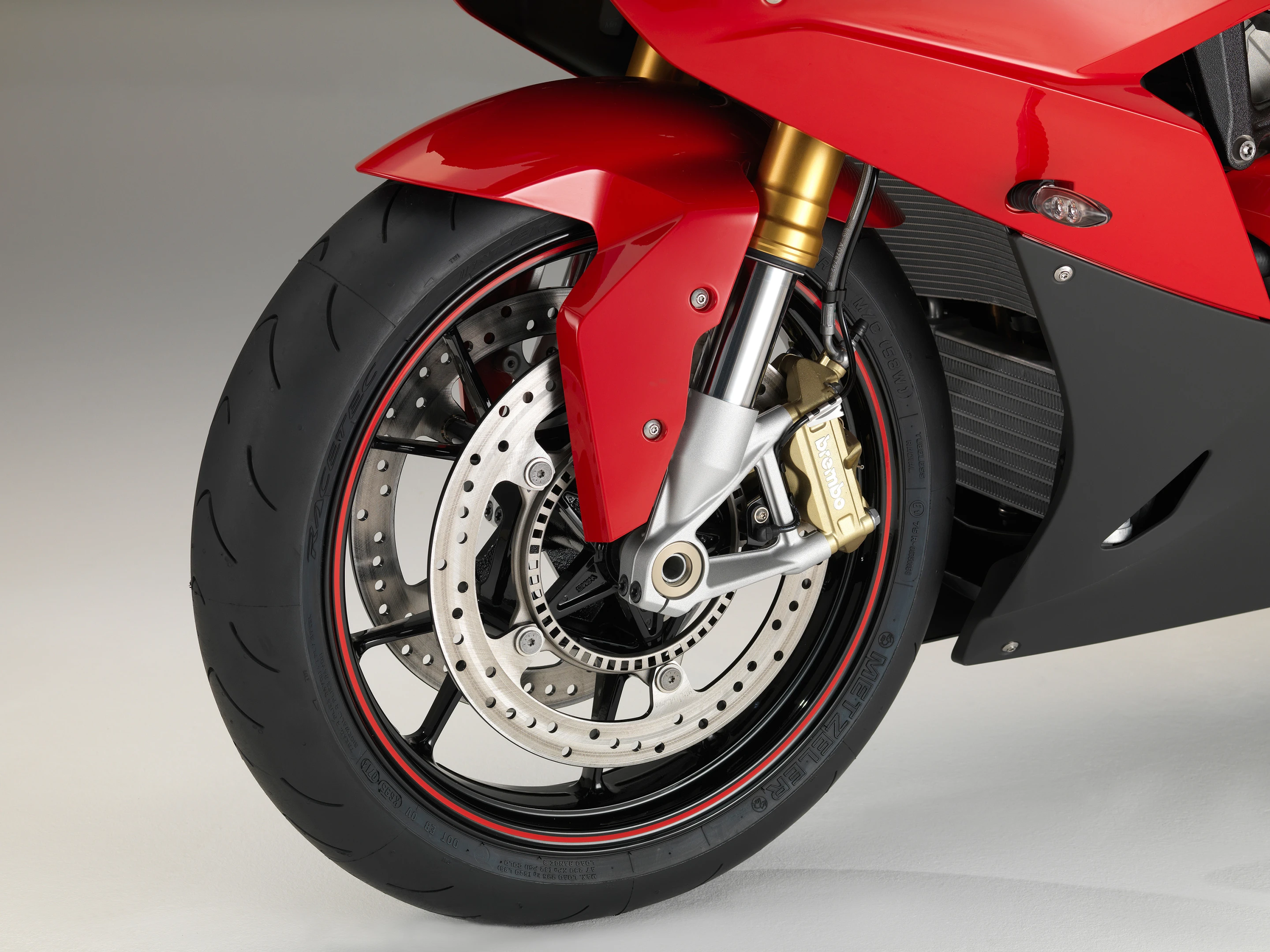 The 2015 BMW S1000RR front wheel