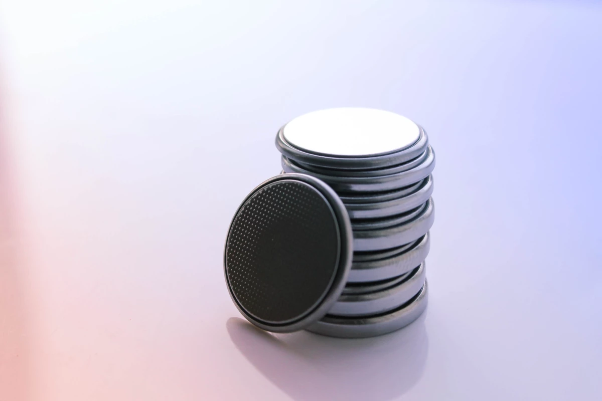 Scientists testing a novel chemistry in a coin cell battery configuration have made a promising advance for sodium-ion batteries