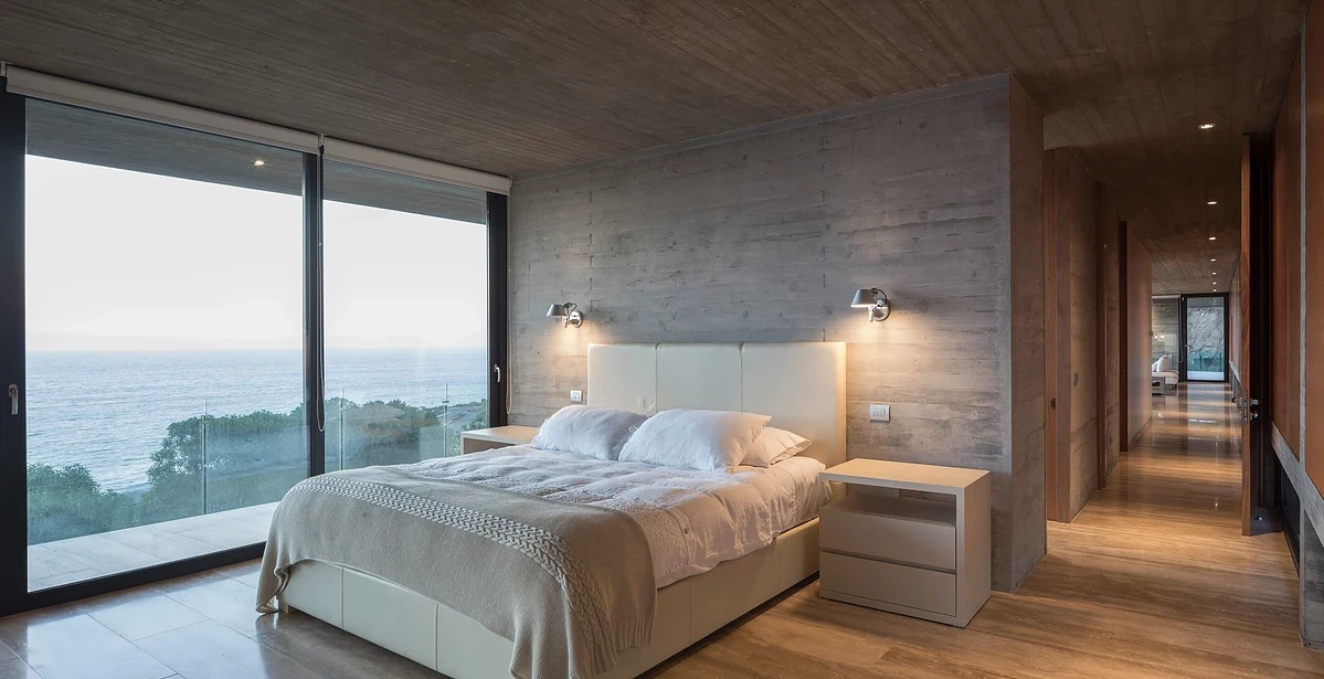 Room with a view at La Casa H, by Felipe Assadi Arquitectos