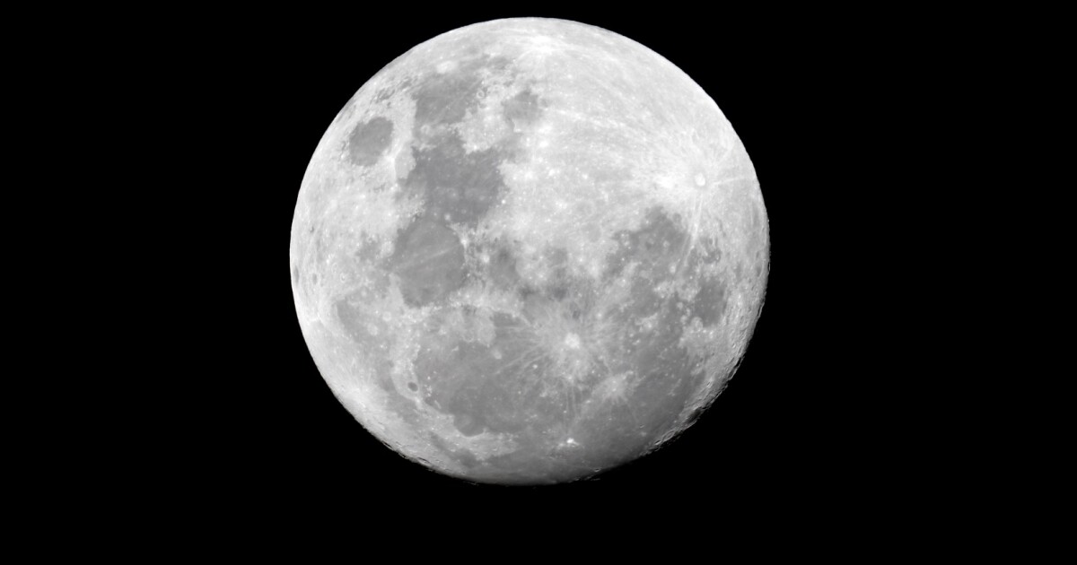 What can we do with the water on the Moon? We ask physicist