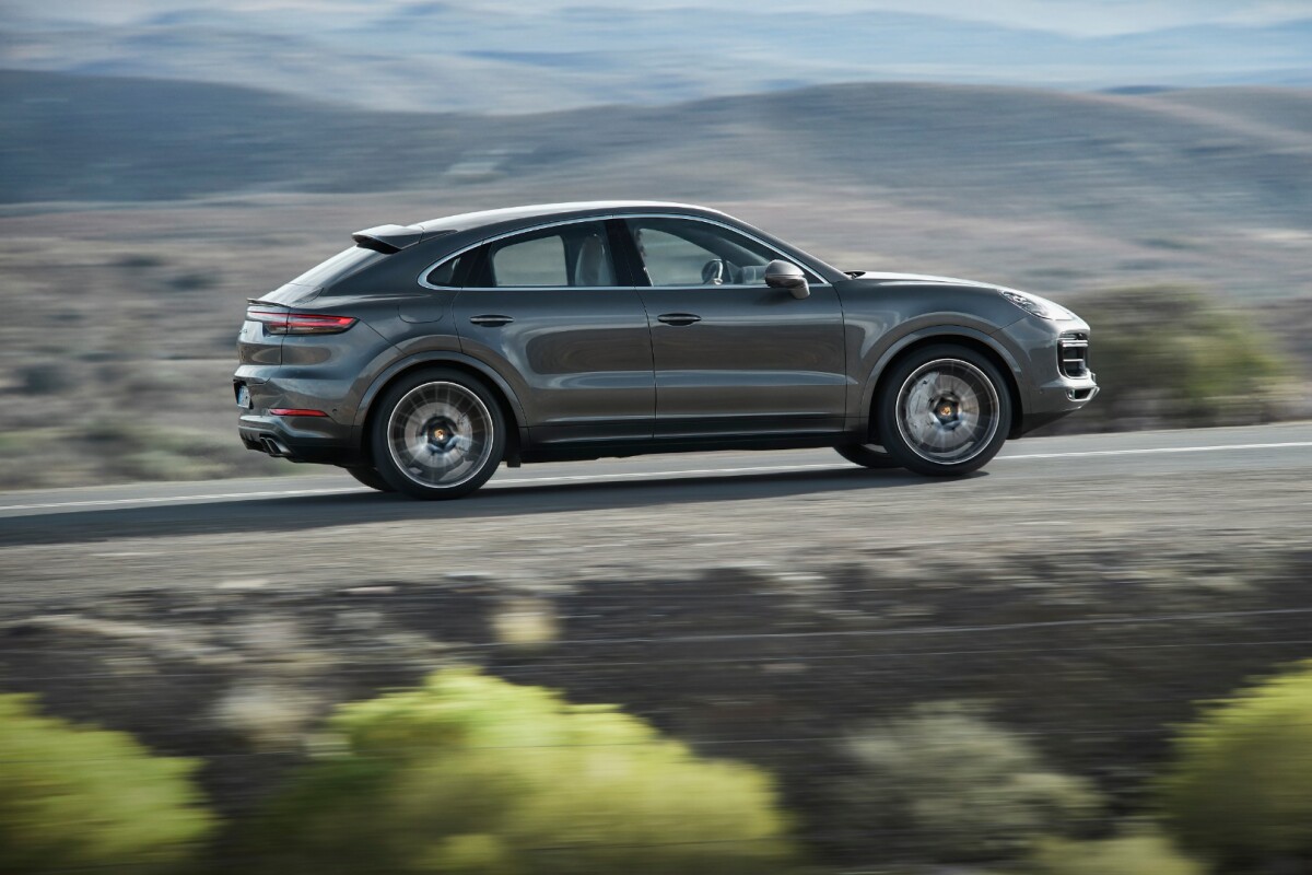 The 2020 Porsche Cayenne Coupe model has a lower roofline, chopped by about 0.78 inches for a faster-paced look