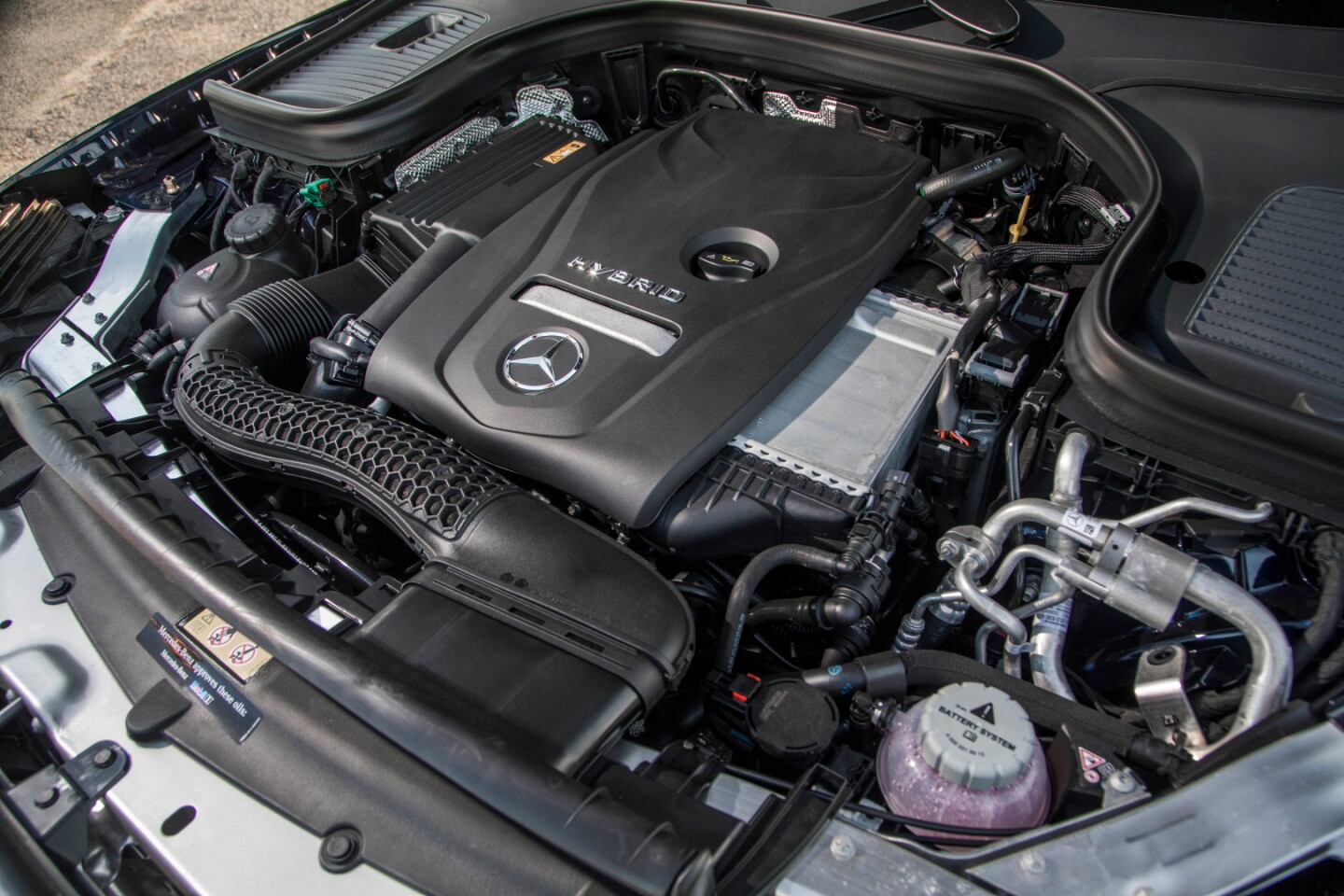 Review 2019 Mercedes Benz Glc 350e Is A Plugged In Luxury