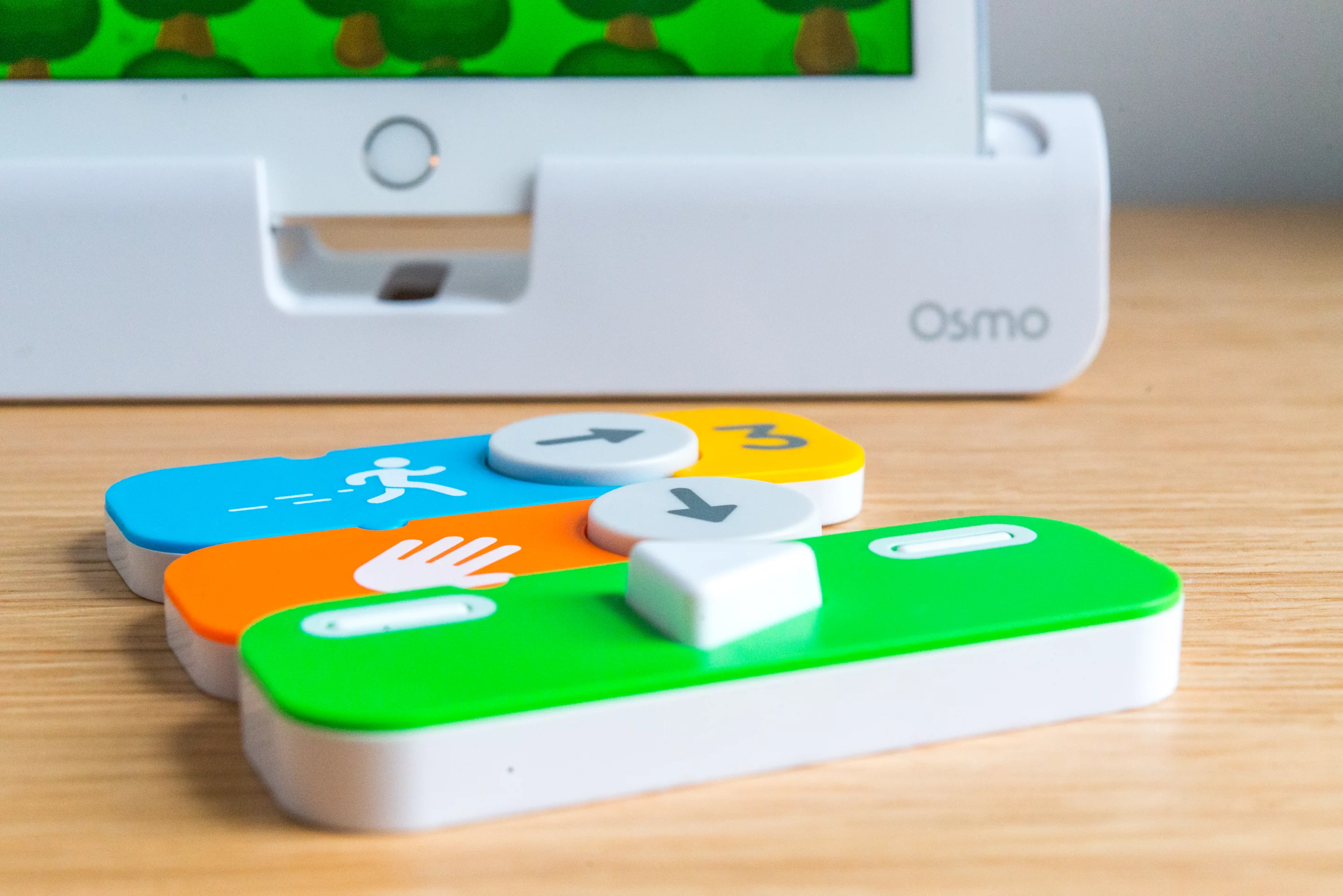 The Osmo Coding blocks are captured and recognized by the iPad camera