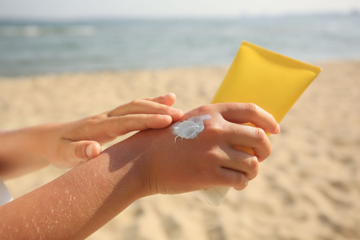 Safer, more lightweight sunscreen approved for the US – first
