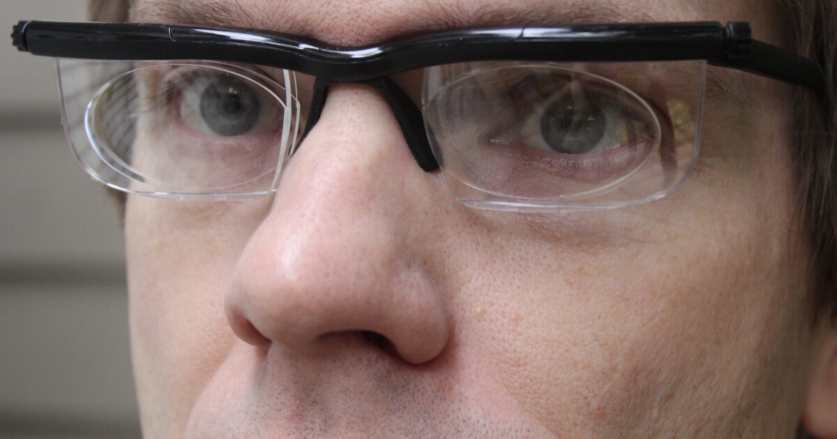 Review Adlens Adjustables glasses change focus to suit the user