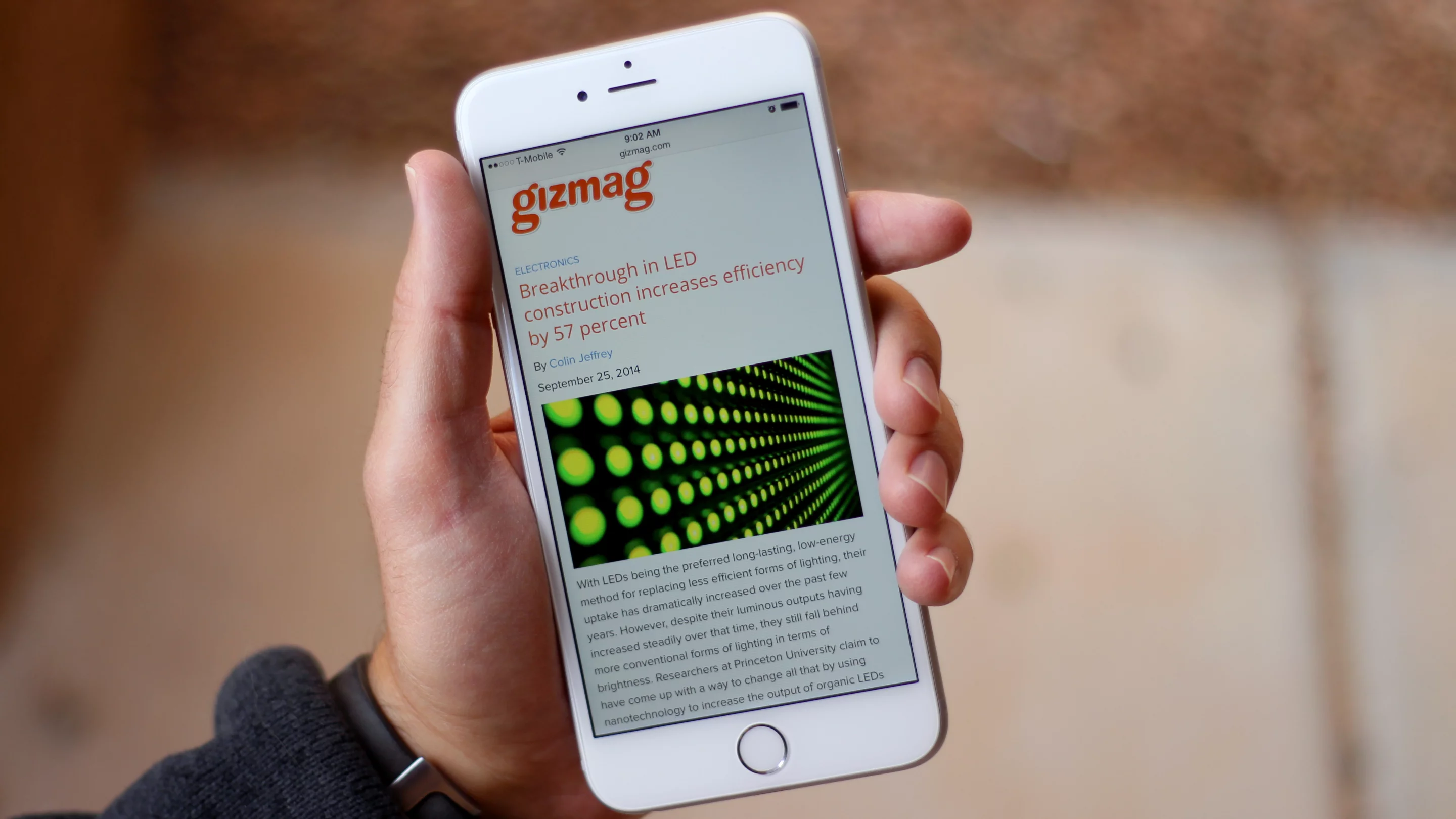 There are few reasons to hesitate about the iPhone 6 Plus (Photo: Will Shanklin/Gizmag.com)