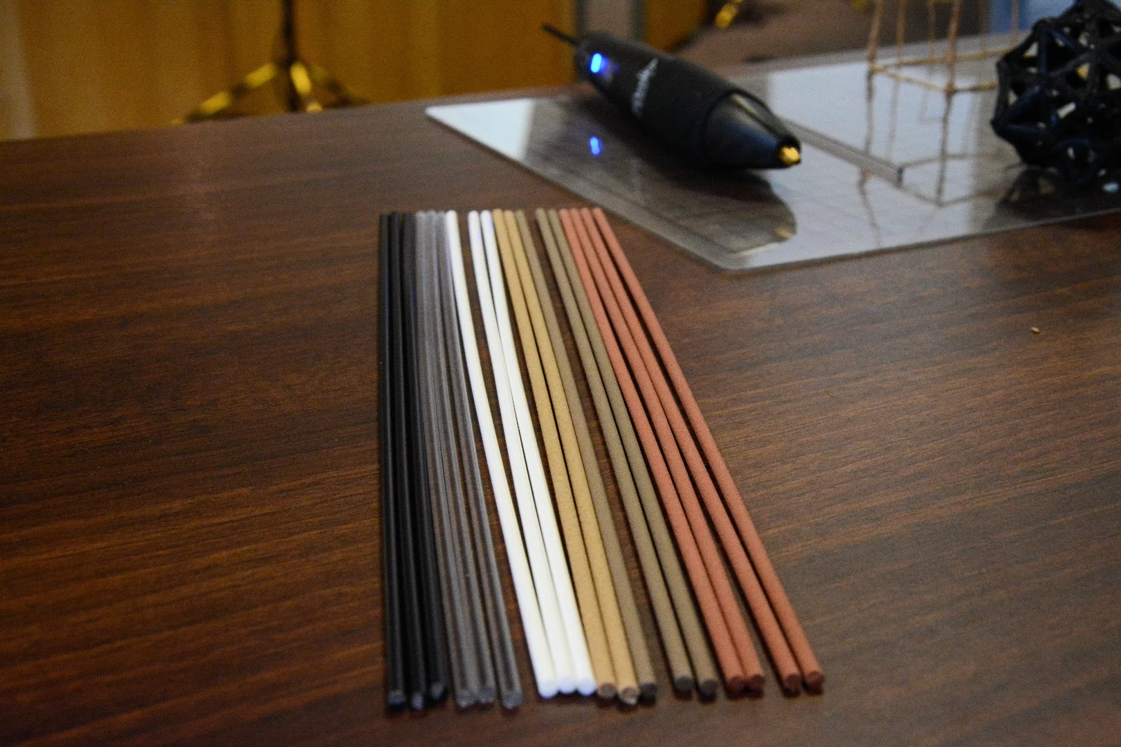 The Pro can make use of plastics that contain a high percentage of other materials, such as wood, copper, bronze, nylon, and even polycarbonate