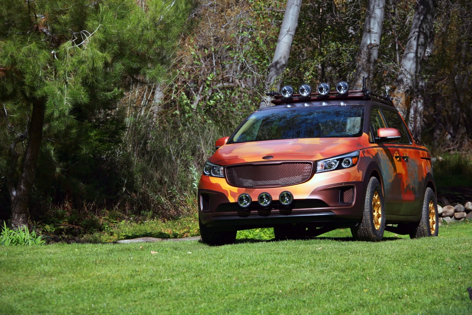 The Photo Safari Sedona includes a specialized roof rack and LED lighting