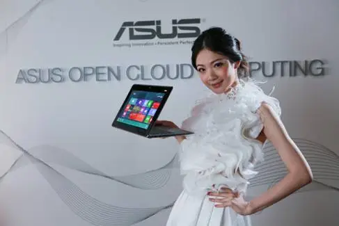 The lid of the TAICHI is home to dual FHD/IPS panels, each at 1920 x 1080 resolution, which are said to utilize the same hardware, but are independent of one another