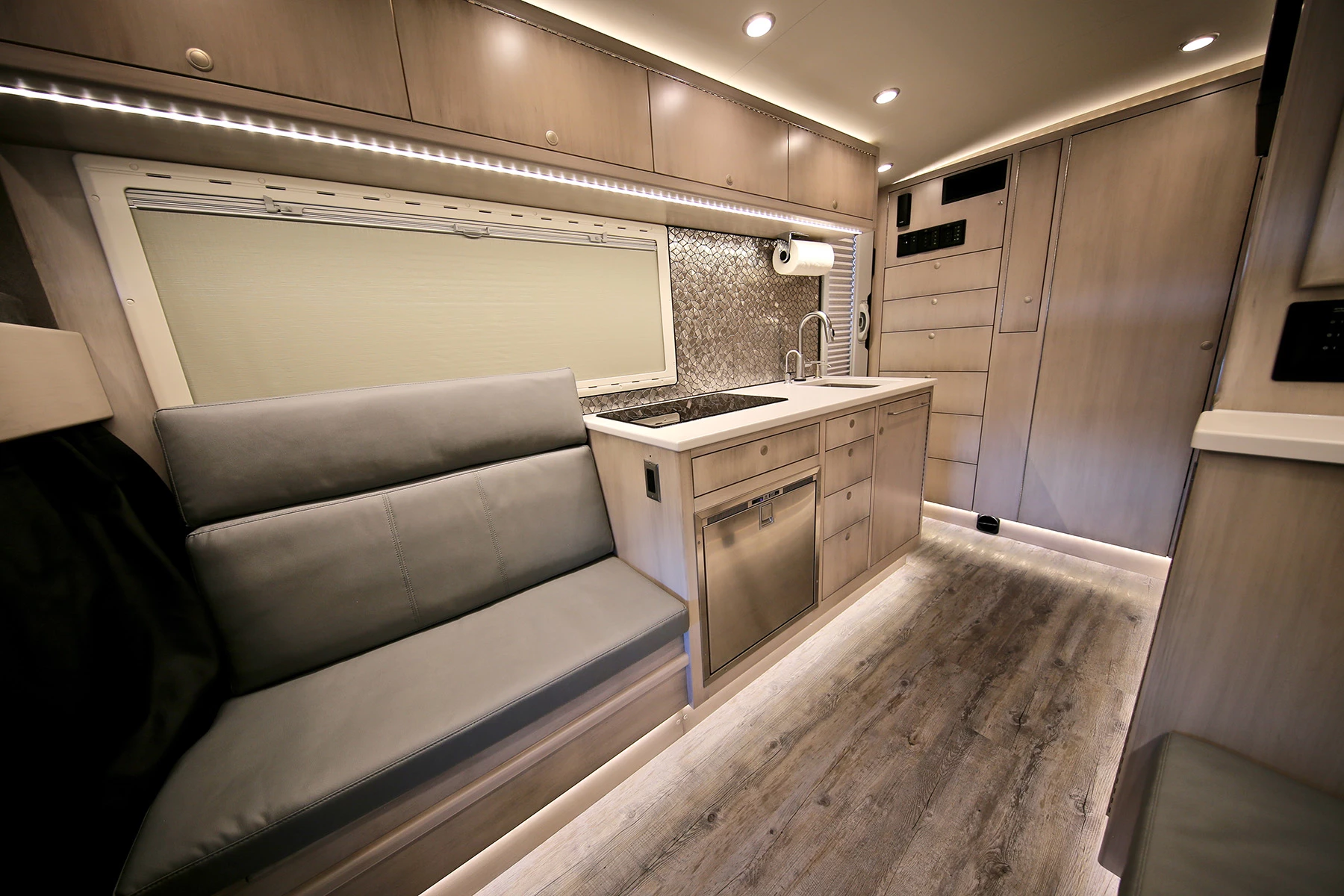 EarthRoamer XV-LT Crestone floor plan