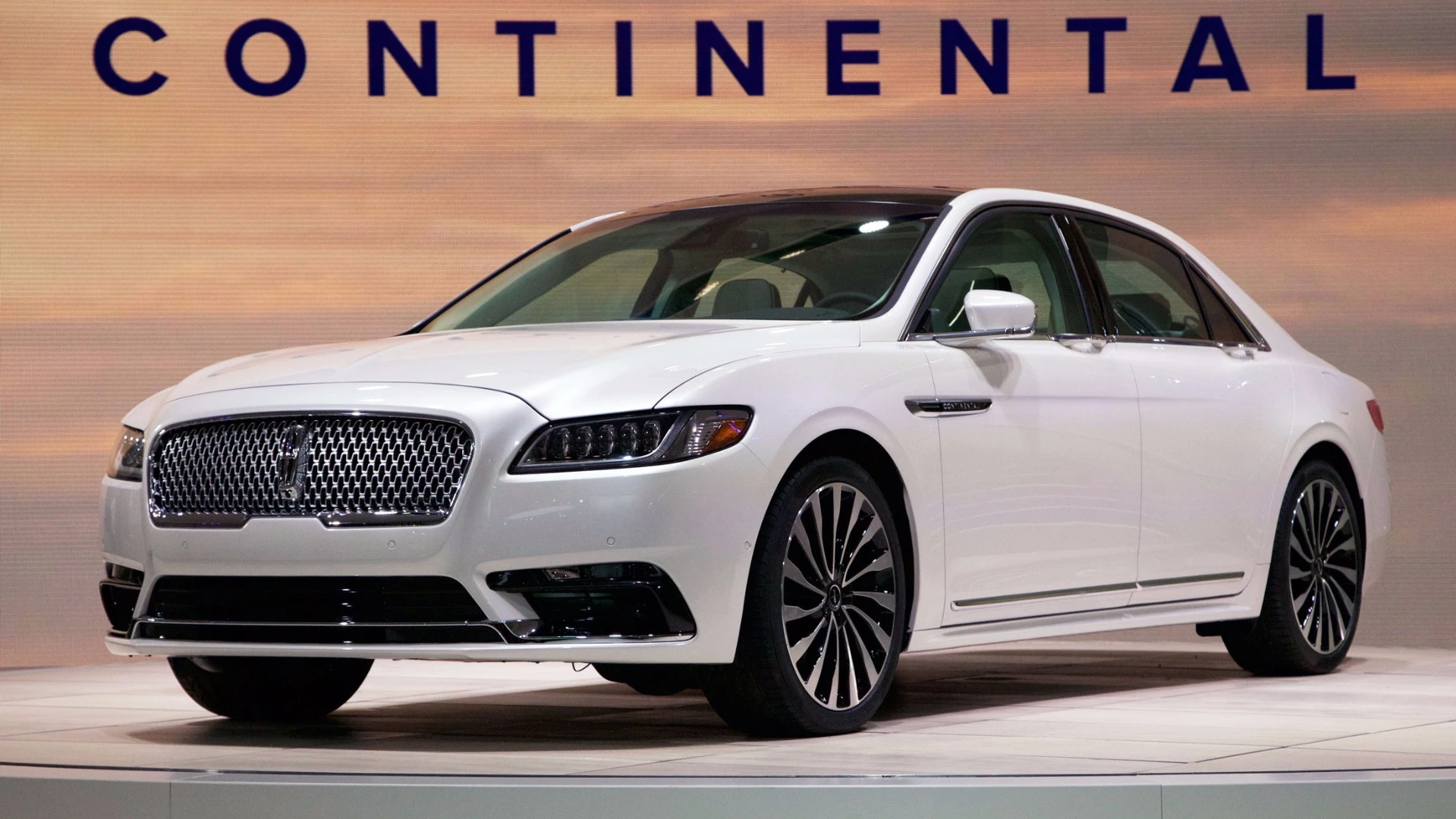 Lincoln's new Continental will be powered by a turbocharged V6 making 400 hp