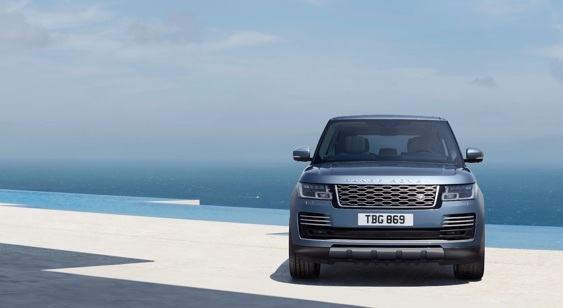 The Range Rover P400e pairs a four-cylinder, 2.0-liter petrol engine with a lithium-ion battery
