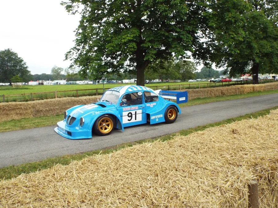 1975 VW Beetle Super Saloon driven by David Taylor