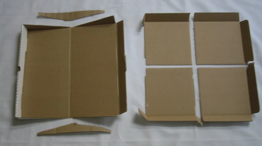 Green Box features four built-in plates
