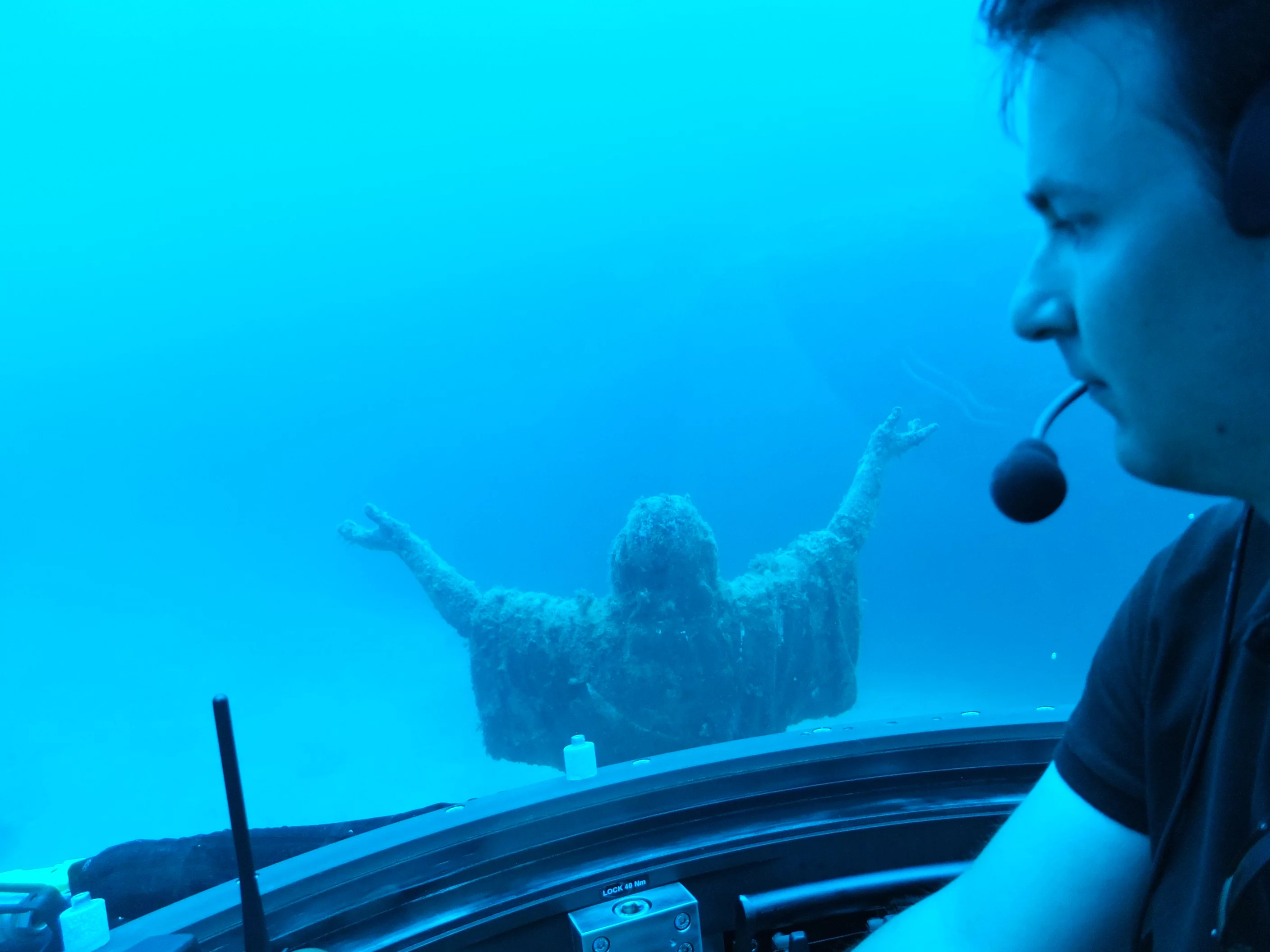 Kristu l-Bahhar, a 13-ton statue of Jesus lowered to the bottom of the sea as a lucky charm for Maltese fishers (Photo: James Holloway/Gizmag)