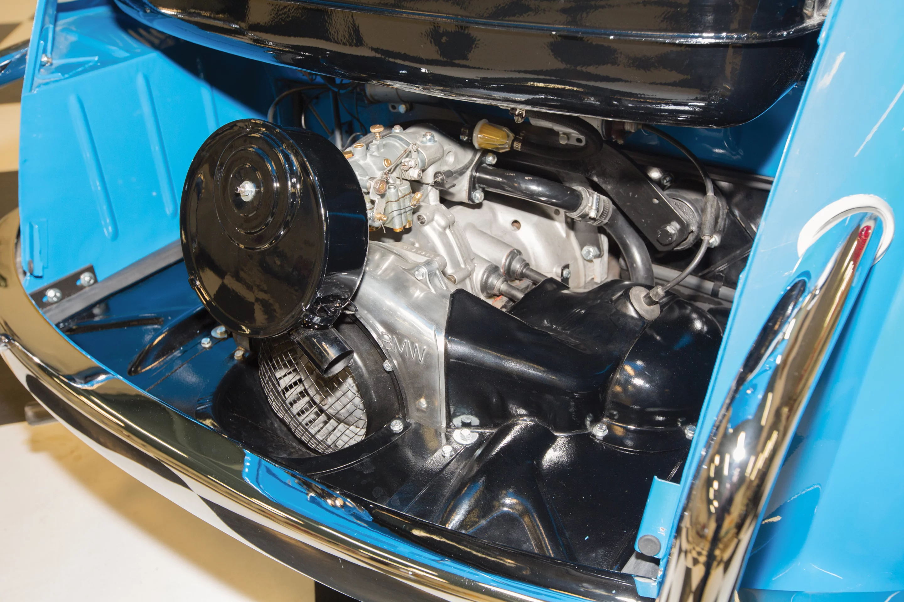 The 1958 BMW 600 runs on a 26 bhp, 582 cc flat-twin engine and four-speed manual transmission,