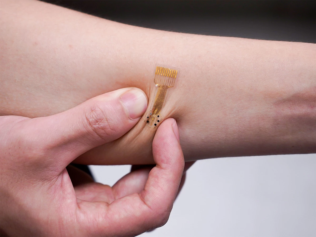 The dressing is highly stretchable and flexible