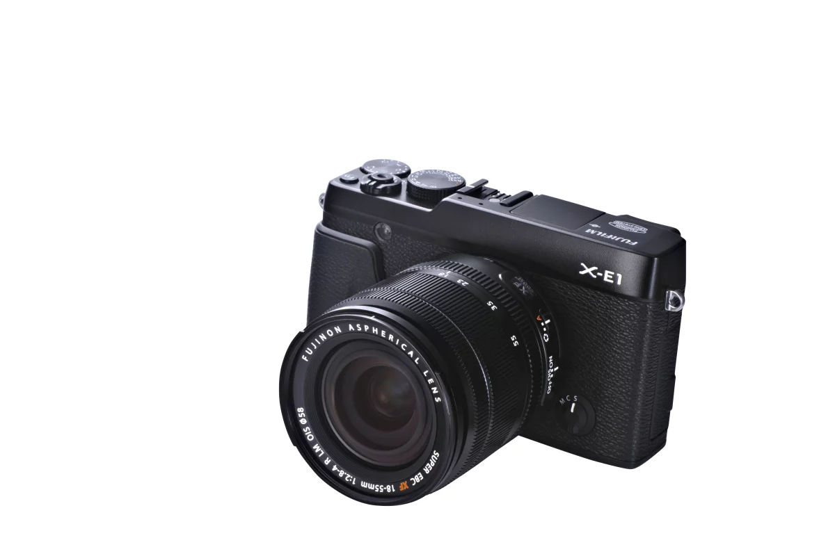 The Fujifilm X-E1 is a retro-styled 16-megapixel mirrorless interchangeable lens camera