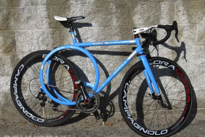 The Tortola RoundTail bicycle replaces the frame's traditional rear triangle with two shock-absorbing joined rings (All photos courtesy Lou Tortola)