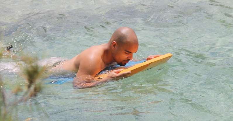 It does look like the window would be limited to use in relatively flat water
