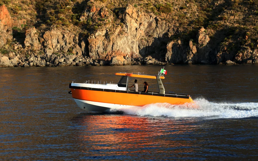 The Ethos E30 transforms from fishing boat, to water sports boat, to pleasure boat and more