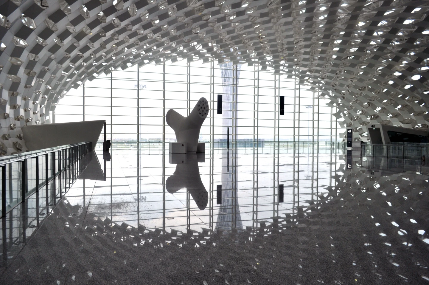 Shenzhen Bao'an International Airport Terminal 3, designed by Studio Fuksas (Photo: Studio Fuksas)