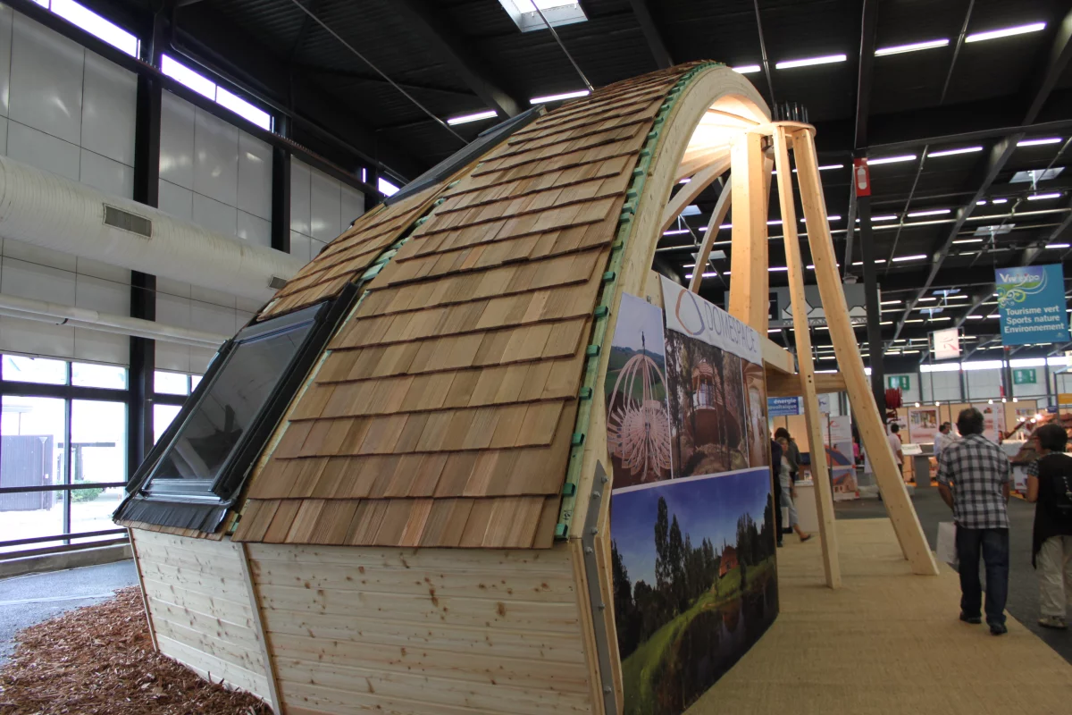 On show at Viv'expo in Bordeaux - a cutaway model of a Domespace home