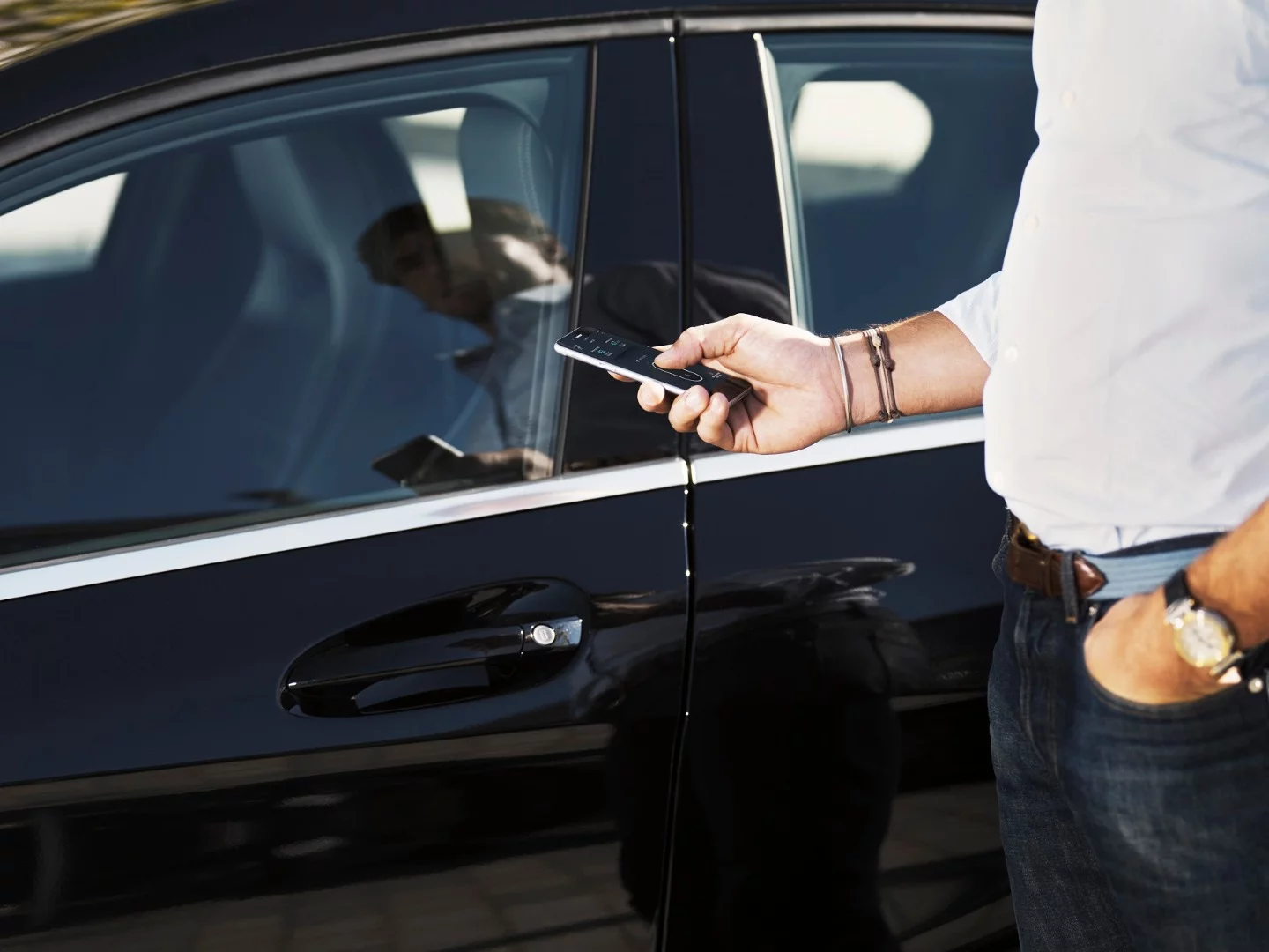 Once a booking has been made, customers use the app to geolocate their car and to receive a digital key