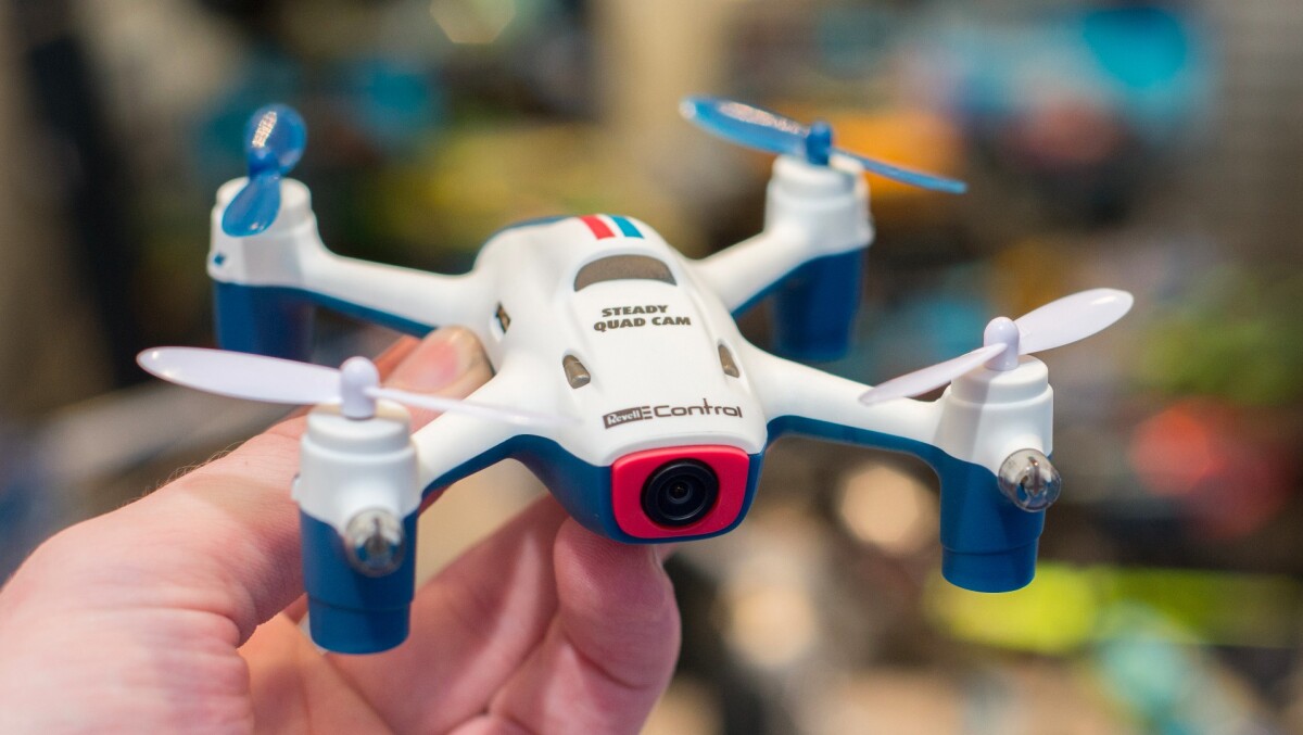 The Revell Quadcopter Steady Quad Cam features 720p video recording
