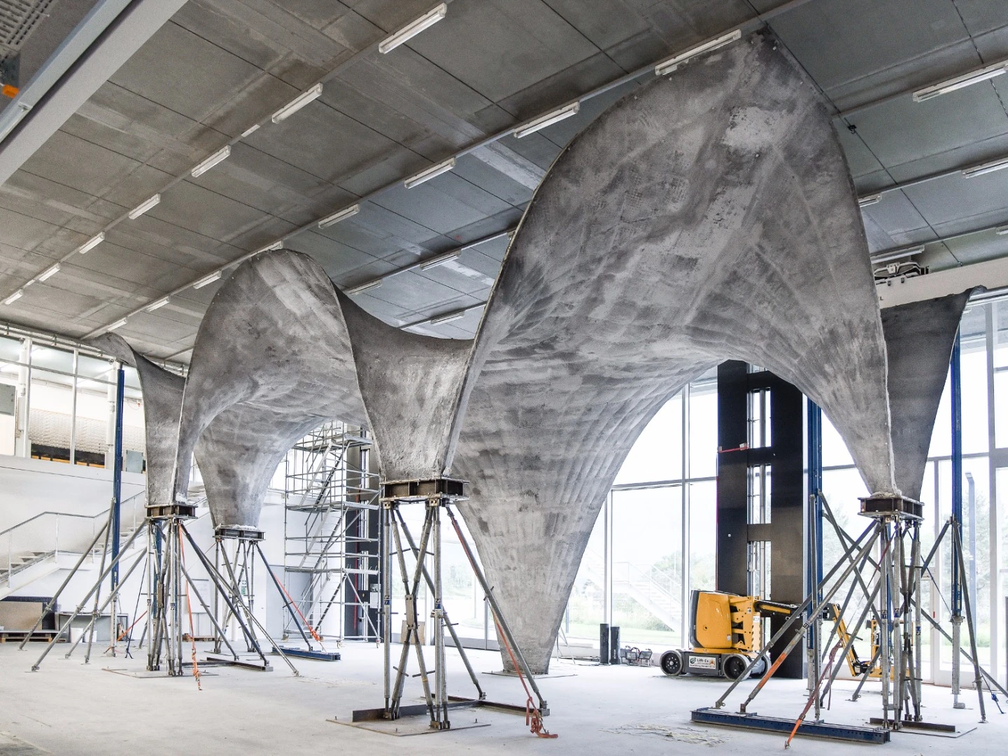 The ultra-thin, curved concrete roof, built as a prototype of a new fabrication method designed by ETH Zurich engineers