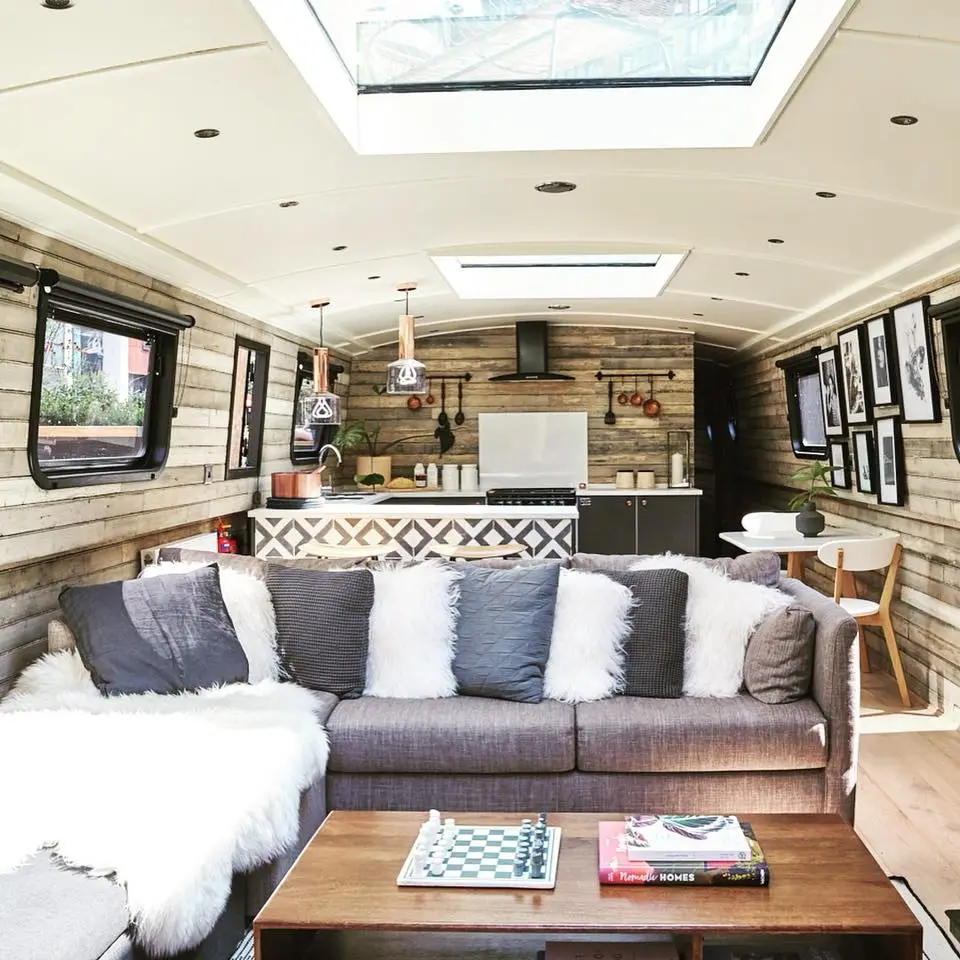 Designed to accommodate a maximum of four overnight guests, The Boathouse London features all the comforts of a home