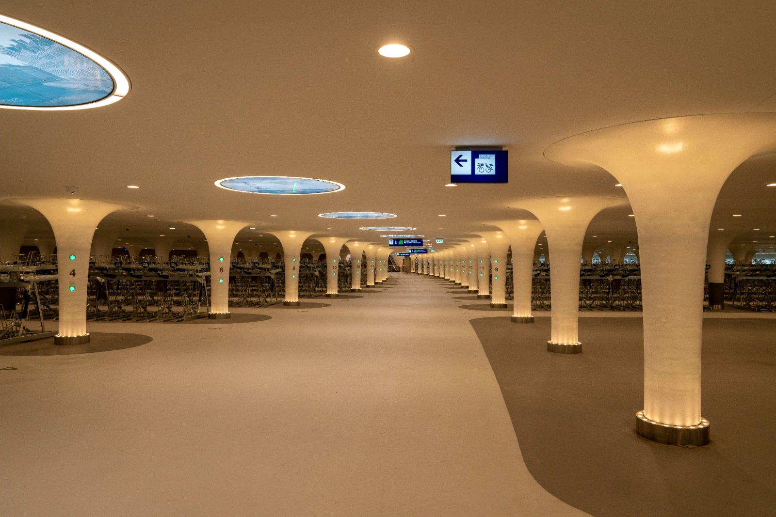 The interior of the Stationsplein bicycle parking facility is inspired by water-based themes