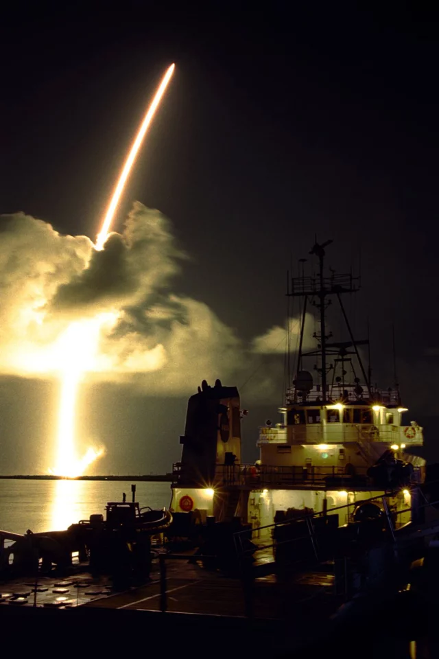 A Titan IVB/Centaur rocket launches Cassini into orbit