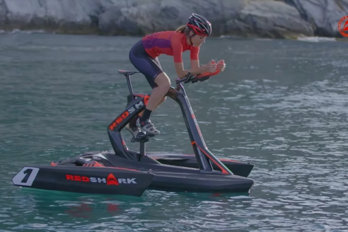 The RedShark Sport trimaran