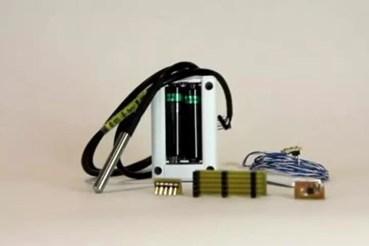 The Knut comes with temperature and battery level sensors and allows you to add external sensors as desired