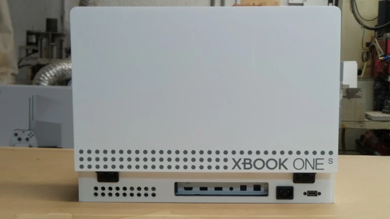 To make use of the device's 4K output, connect it to a TV through the HDMI Out port