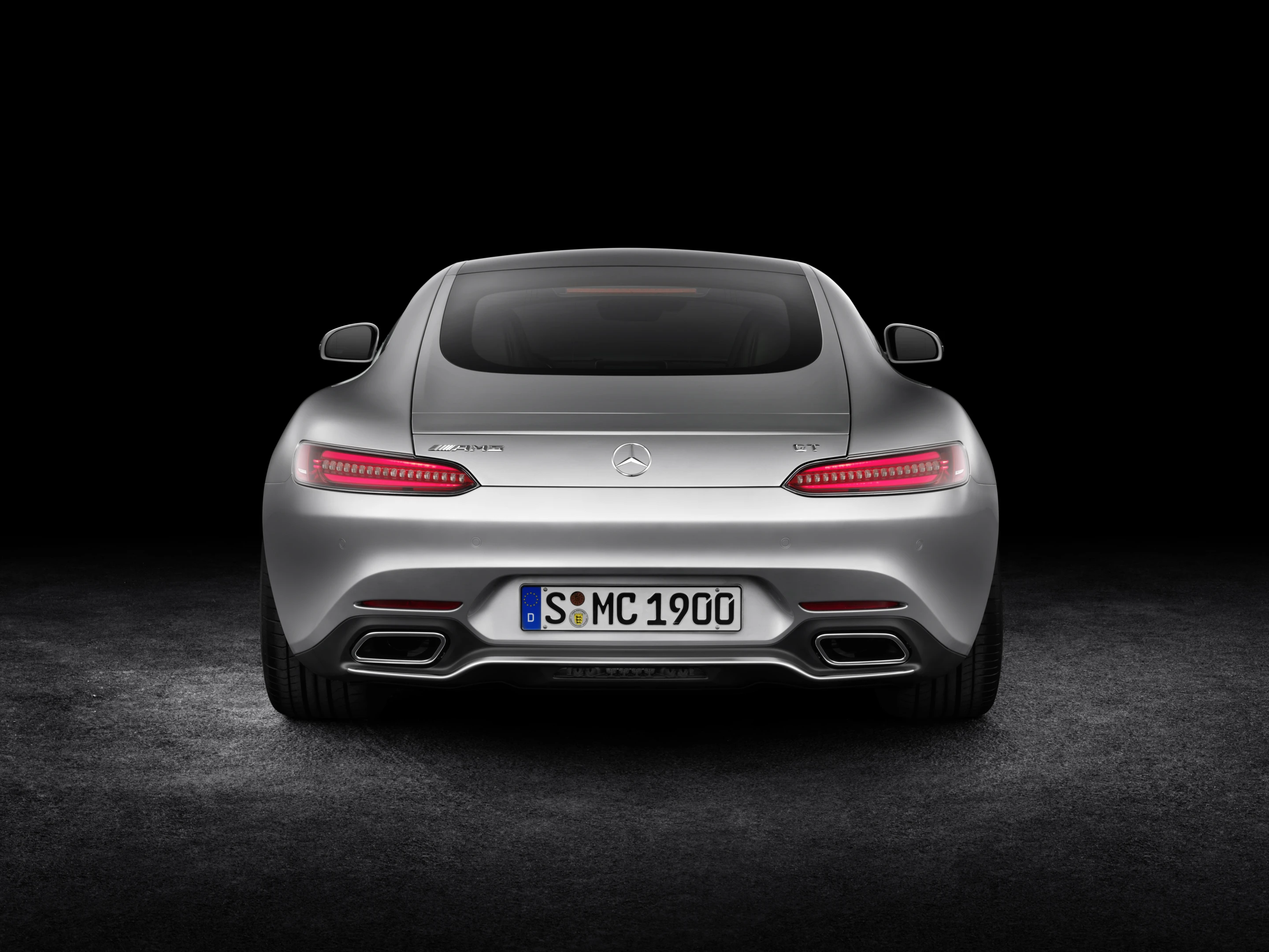 The taillights use sequential LED indicators
