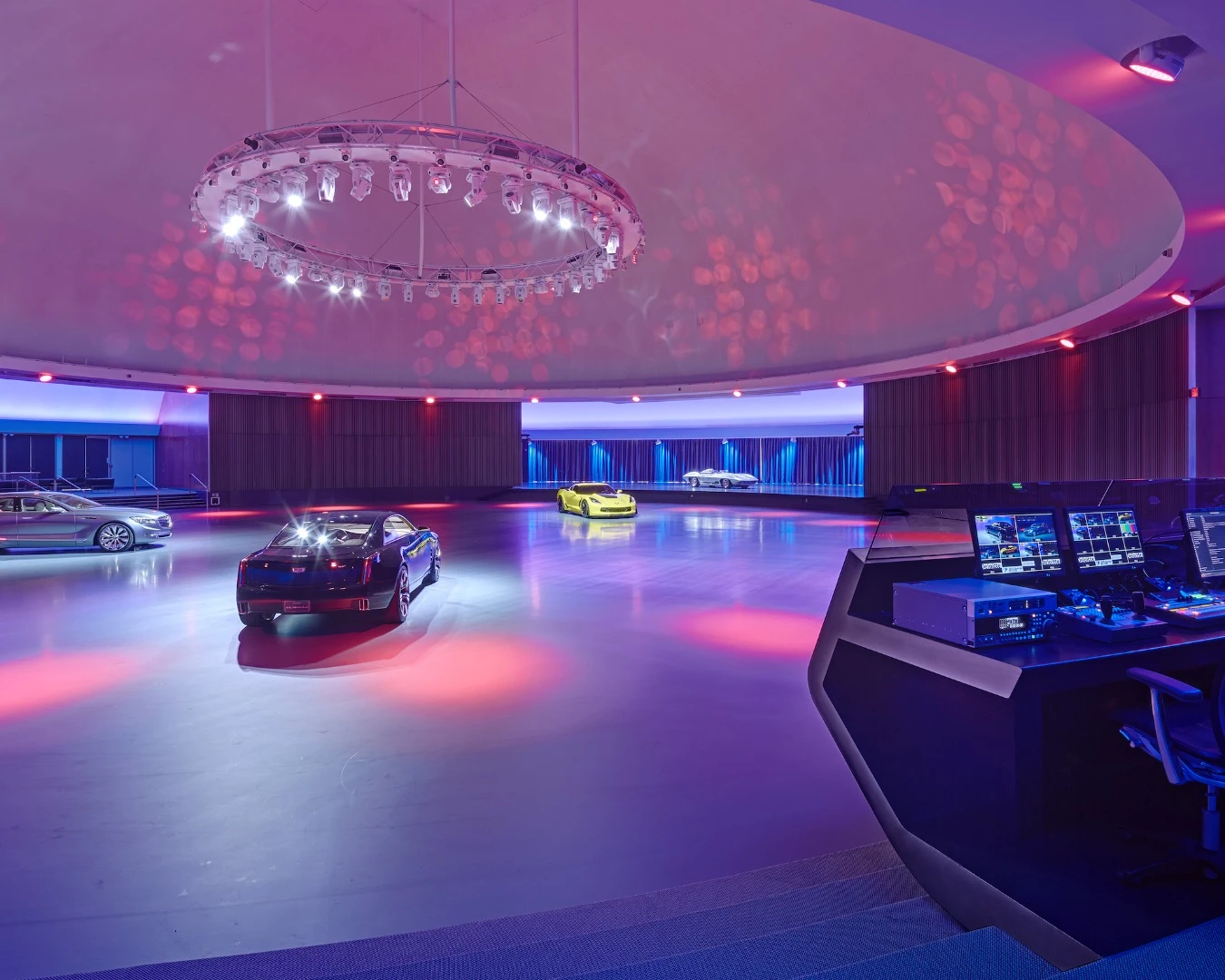 The 180 ft (54 m) diameter dome was given a renovation by SmithGroupJJR