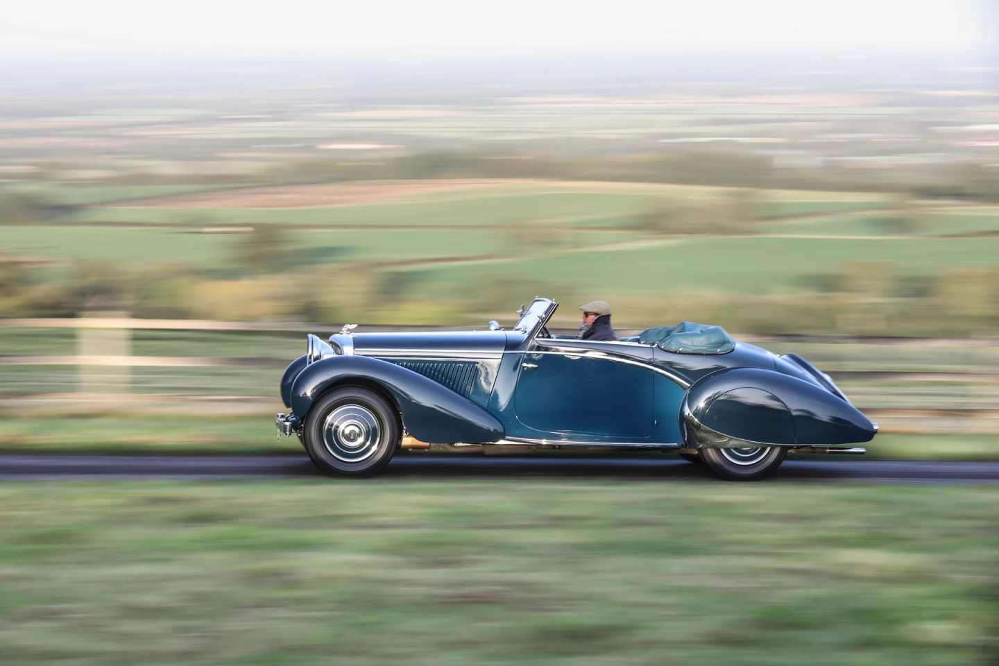 1939 Bentley 4 1/4 Litre Cabriolet, | Sale price including Buyers Premium: £517,500 | $687,457 | Estimate: £450,000 – £600,000 | $600,000 to $800,000 | Lot 9 | Gooding & Company Passion of a Lifetime, Hampton Court Palace | 5 September, 2020