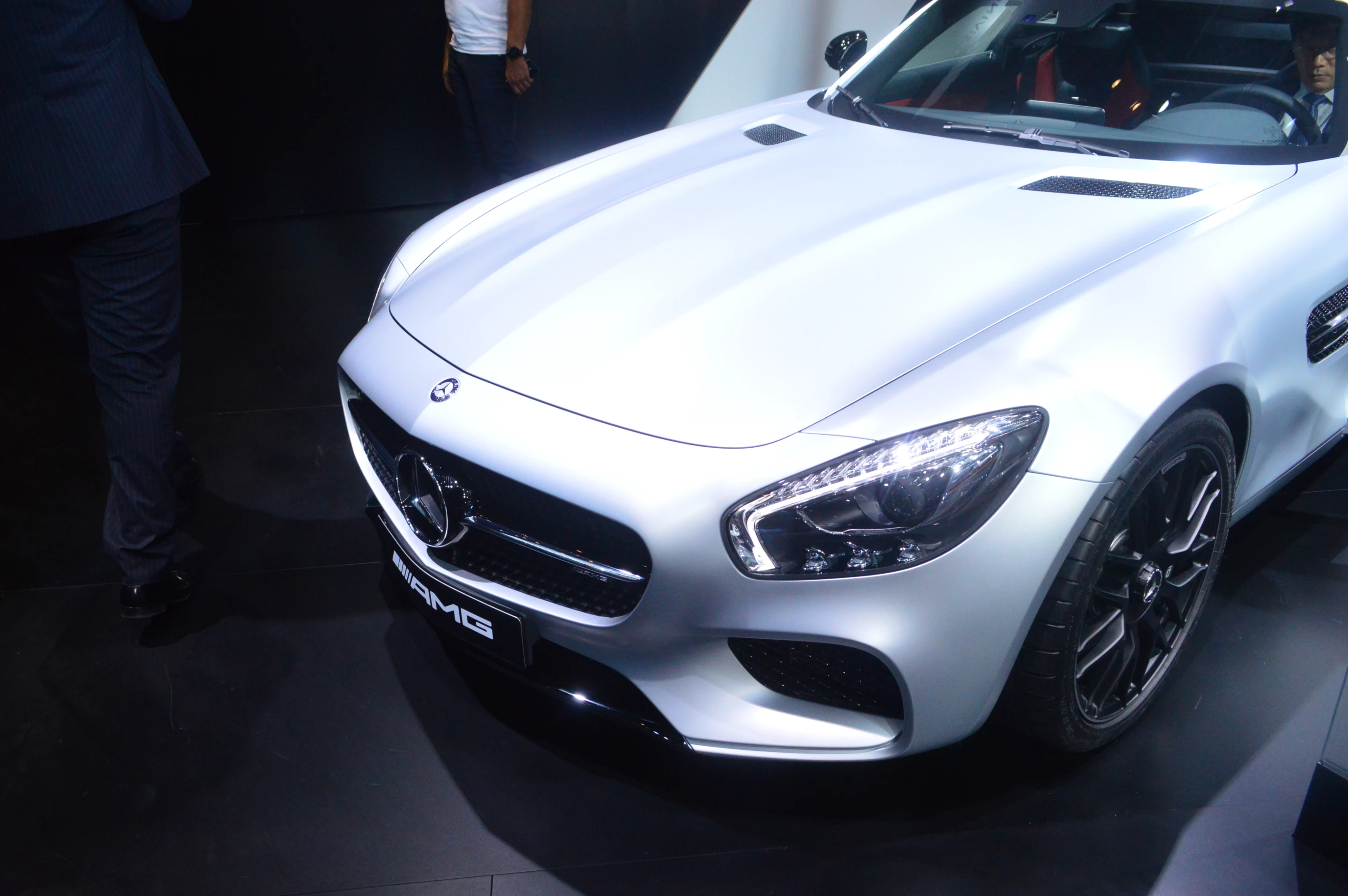 The AMG GT features a different grill treatment and more pronounced headlights and intakes than the SLS (Photo: C.C. Weiss/Gizmag)