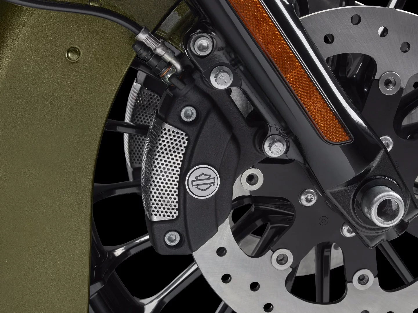 Two 4-piston Brembo calipers handle braking duties for the 2017 Harley-Davidson Road King Special