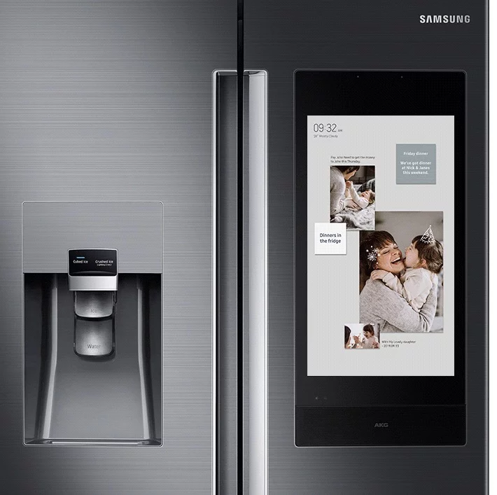 The main new addition to the Family Hub fridge for 2019 is the Family Board screen, where users can pin photos and write messages